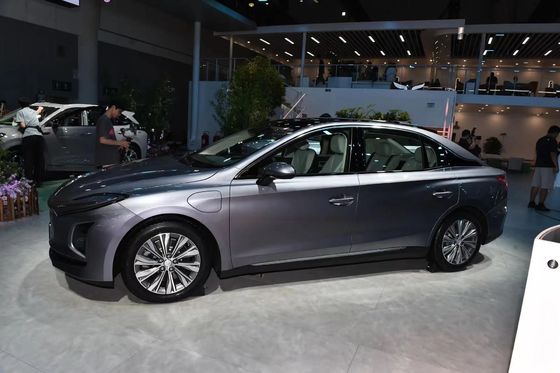 Benzin Atau Bahan Bakar Listrik 2024 Hongqi Eqm5 Mobil Hitam Warna Efisien Ventilasi Kursi
